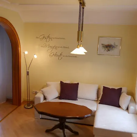 아파트 Ferienwohnung In Der Stadt