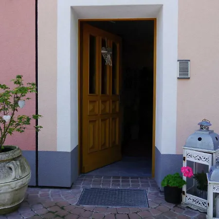 아파트 Ferienwohnung In Der Stadt